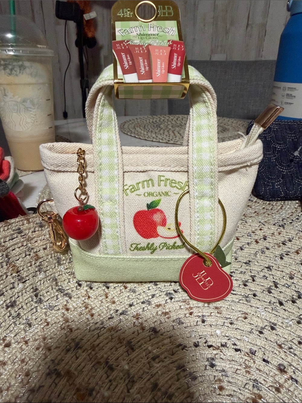 Farm Fresh Organic 4pcs lip gloss w/Apple Canvas Mini Tote - Cream & Light Green